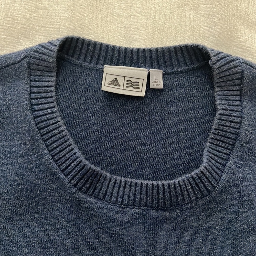 Adidas Men’s Golf Sweater 3 stripe. Stretch fabric-size large- Lightly worn - Picture 2 of 3